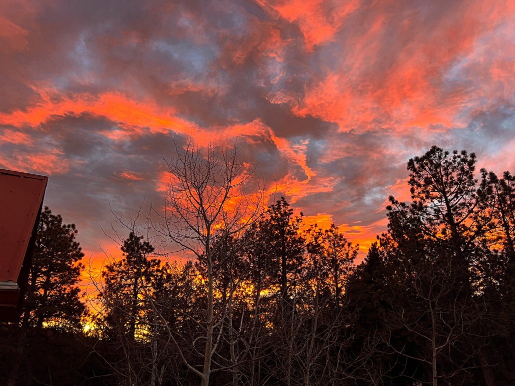 Sunrise in Pine Colorado local restoration company, fire and water damage carpet cleaning foothills mountains, Denver, metro area American restoration