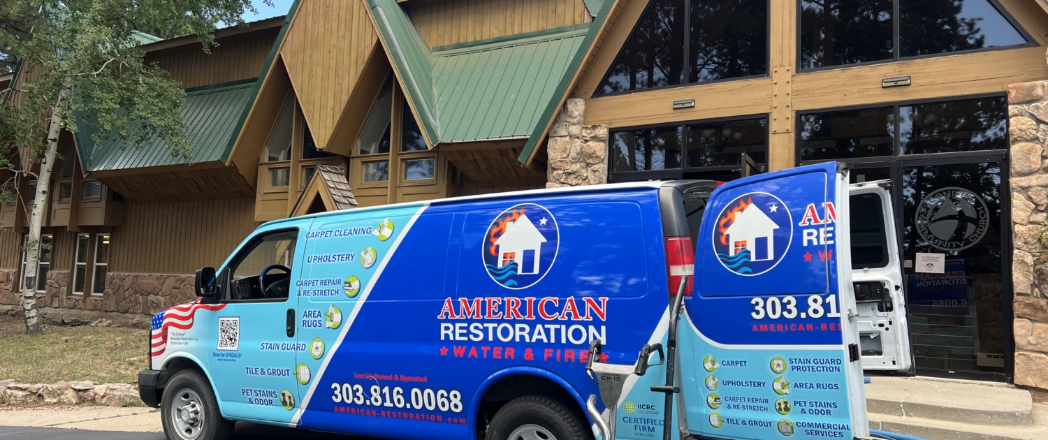 Water damage extraction truck. Residential water damage clean up and mitigation. American Restoration is here to help in an emergency if you're home or commercial building has water damage, flooding, sewage damage in Colorado