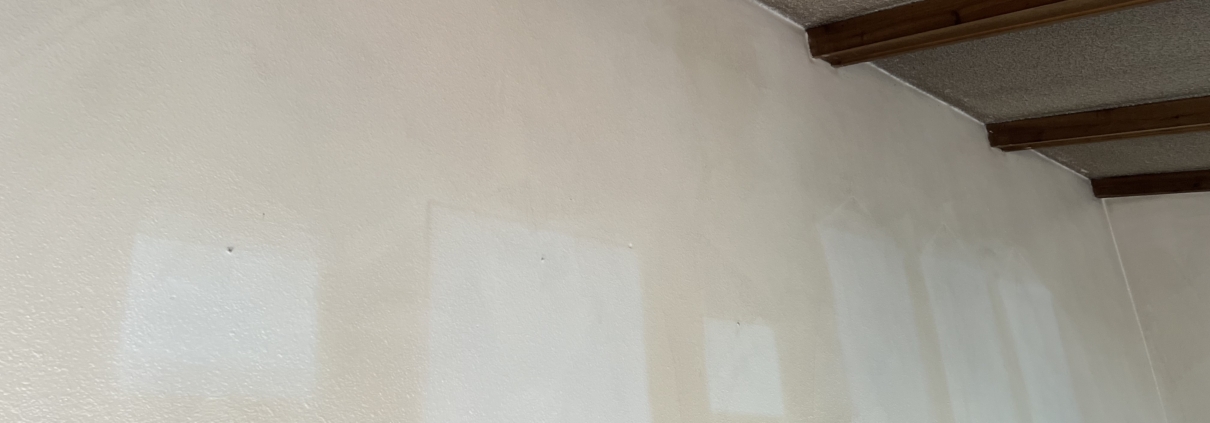 Picture of cigarette smoke residue on the walls of a home. Cigarette smoke mitigation and cleaning can be completed by American Restoration in Colorado.